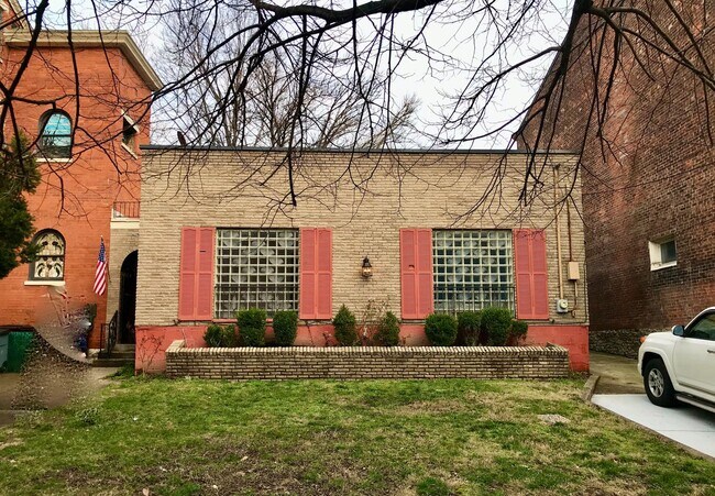 Primary Photo - 2822 Jefferson Ave