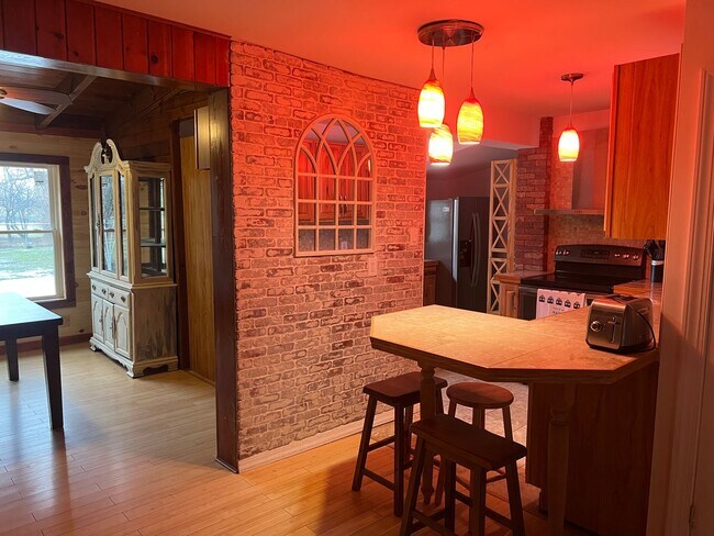 Building Photo - 69 Leroy Street