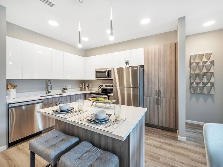 Building Photo - 4 Corners Lakeside Apartments - White Lake, MI