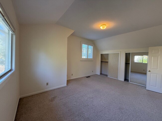 Building Photo - Experience the perfect blend of comfort, s...