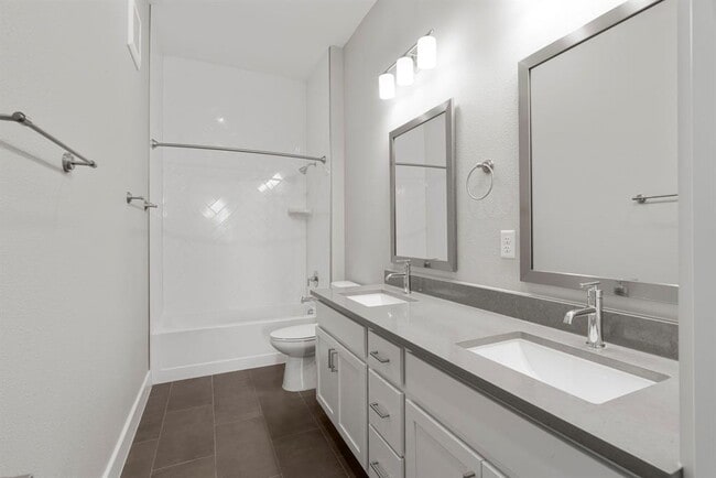 Building Photo - 4501 Jackson Ave