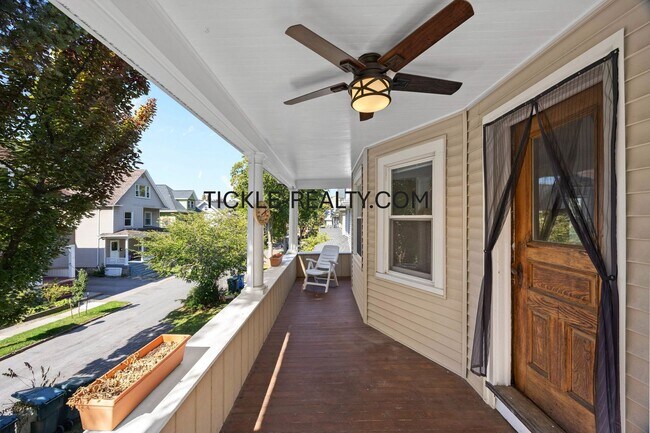 Building Photo - 15-17 Roosevelt St