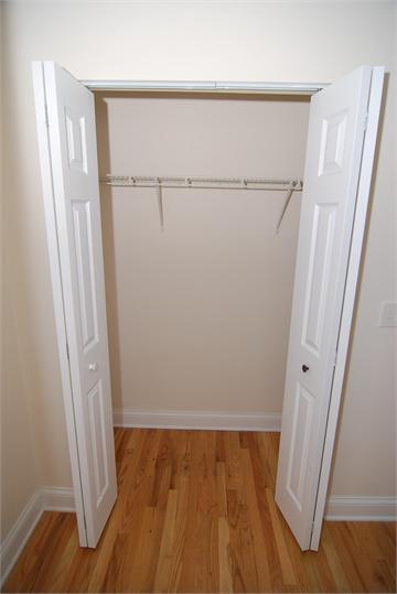 Building Photo - 6834 N Ashland Blvd