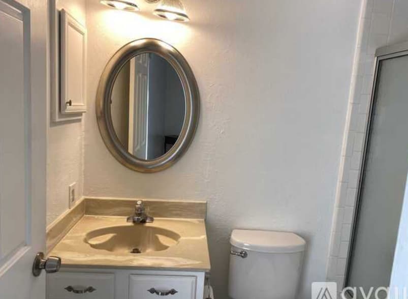 Building Photo - Room in Townhome on Royal Ln