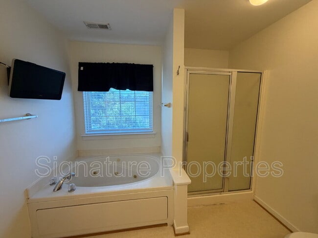 Building Photo - 1609 Cadmus Ct