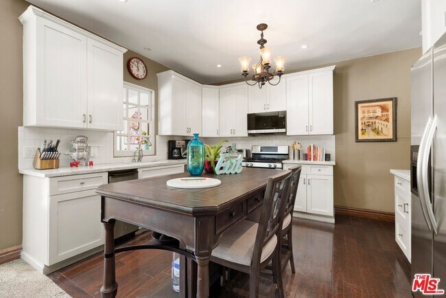 Building Photo - 6141 Warner Dr