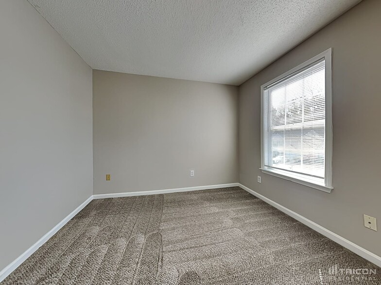 Building Photo - 1654 Heyford Cir NW