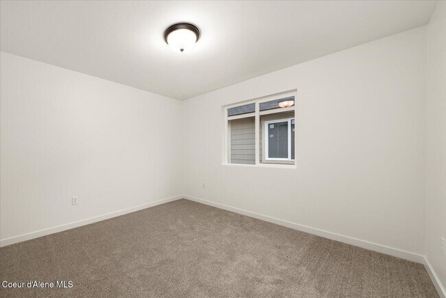 Building Photo - 2246 Chaffee St