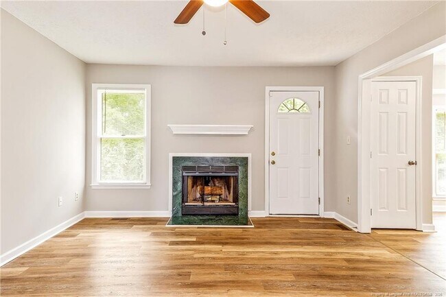 Building Photo - 5928 Lively Ct