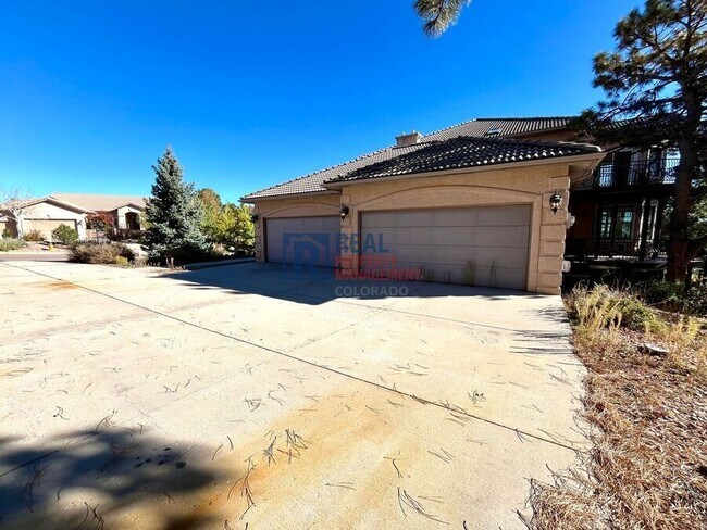 Building Photo - 2645 Rossmere St