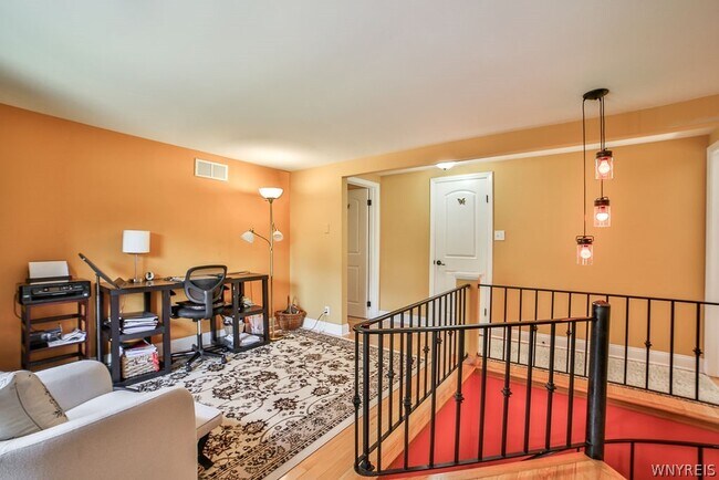 Building Photo - 32 Bernhardt Dr