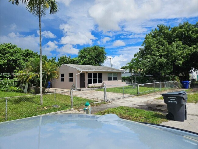 Building Photo - 2111 Wiley Ct