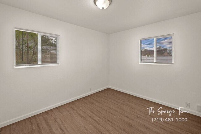 Building Photo - 1216 Pando Ave