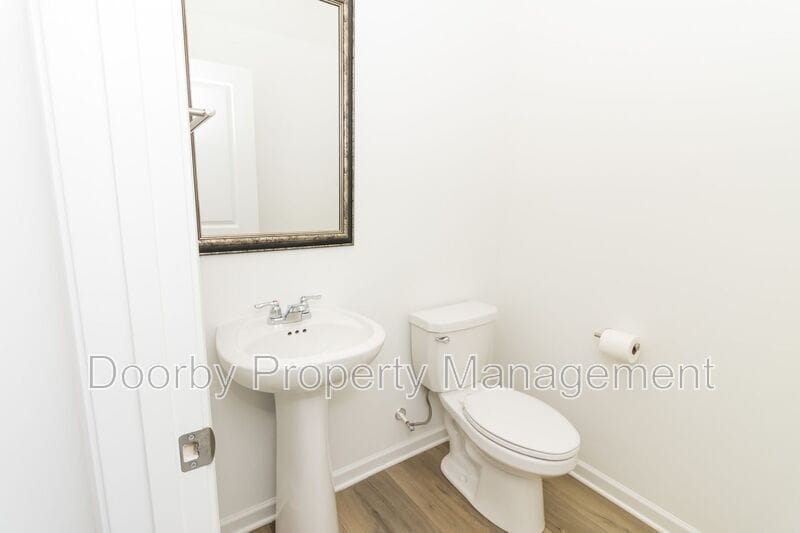 Building Photo - 105 Saddlebred Wy