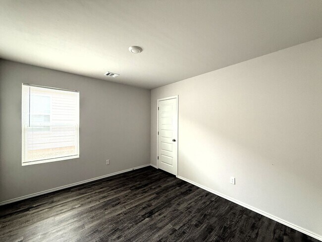 Building Photo - Spacious & Stylish Living – The Best Deal ...