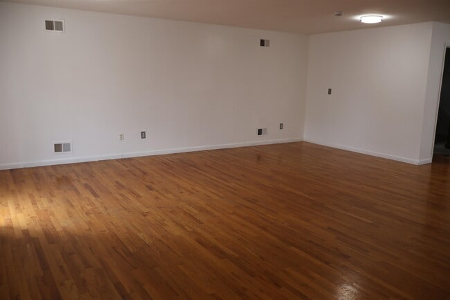 Building Photo - 1157 67th St