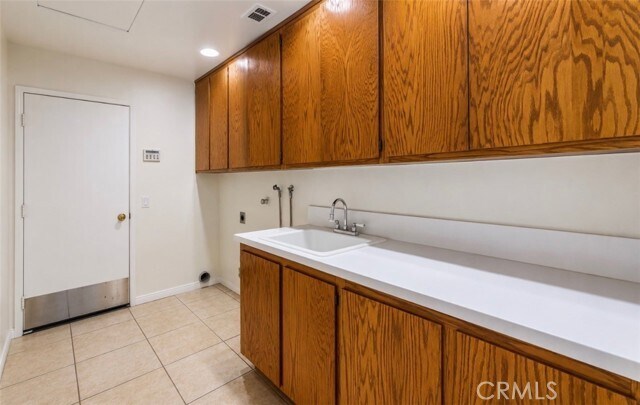 Building Photo - 13445 Oak Mesa Dr