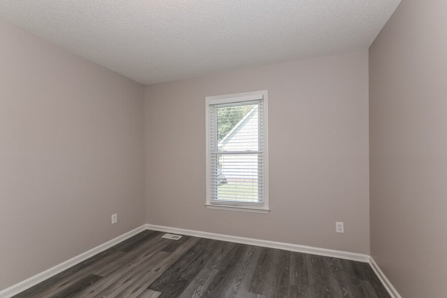 Building Photo - 925 Cameron Ct