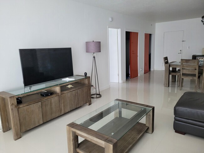 Building Photo - 3001 S Ocean Dr