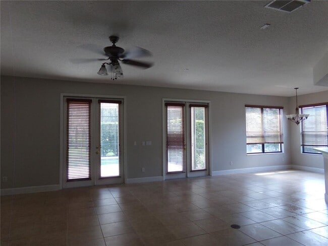 Building Photo - 721 Rantoul Ln