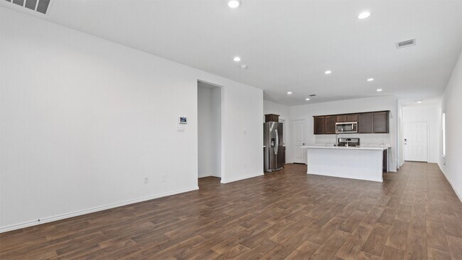Building Photo - 14040 Thunder Pnes Dr