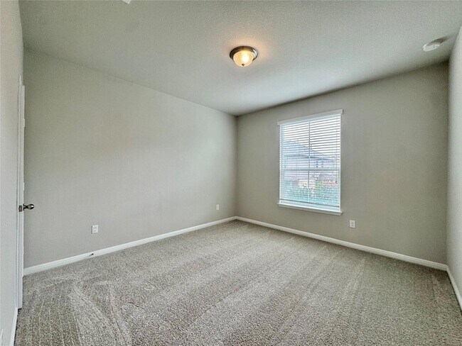 Building Photo - 407 Rhetoric Way