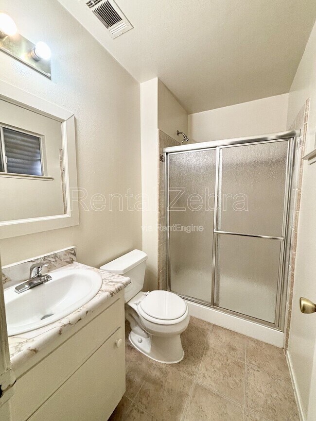 Building Photo - 3290 Cheyenne Dr