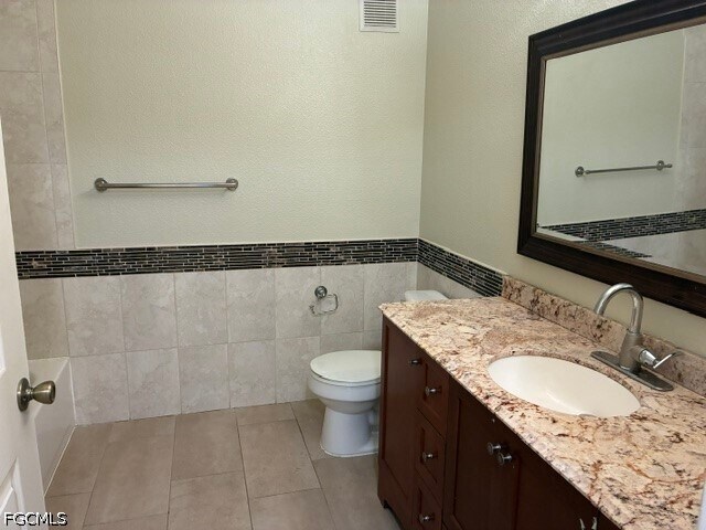 Building Photo - 11571 Villa Grand