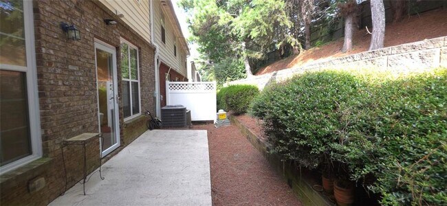 Building Photo - 561 Woodland Park Terrace