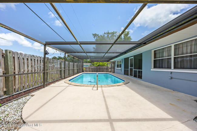 Building Photo - 382 Chester Dr