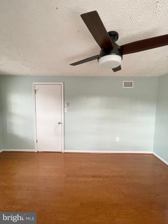 Building Photo - 5737 Independence Cir