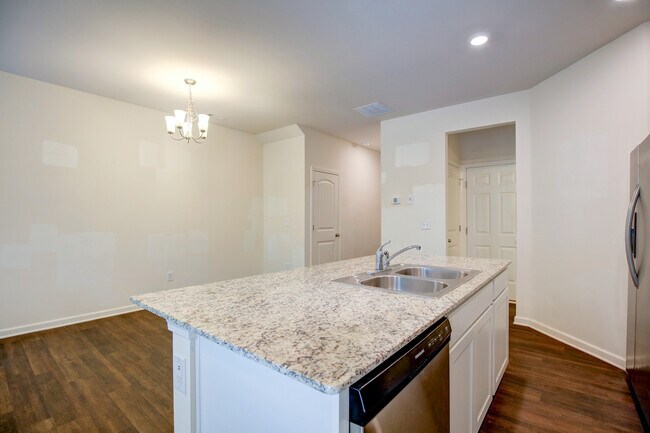 Building Photo - 44 Chastain Cir