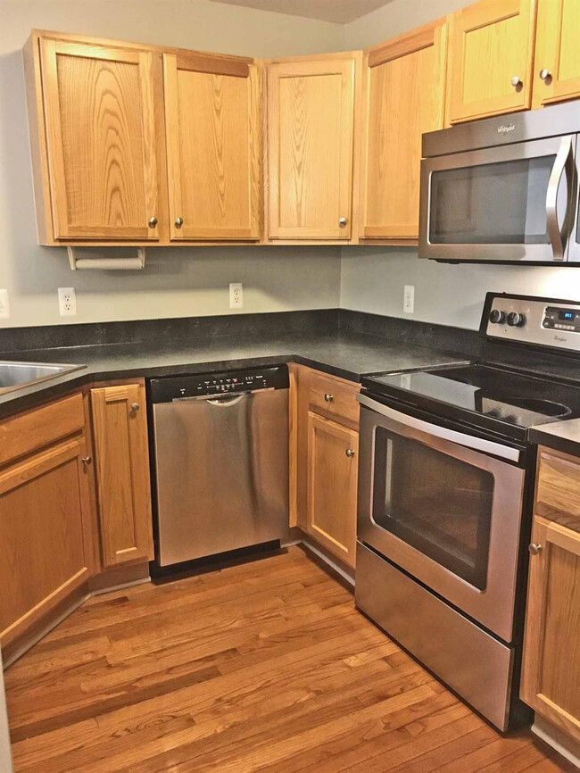 Building Photo - 2797 Barclay Way