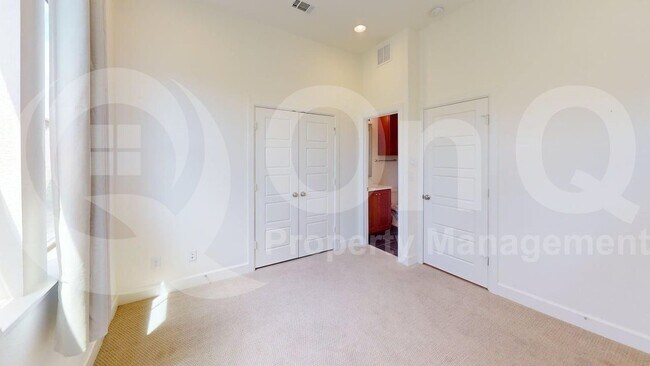 Building Photo - 1832 Stevens Bluff Ln