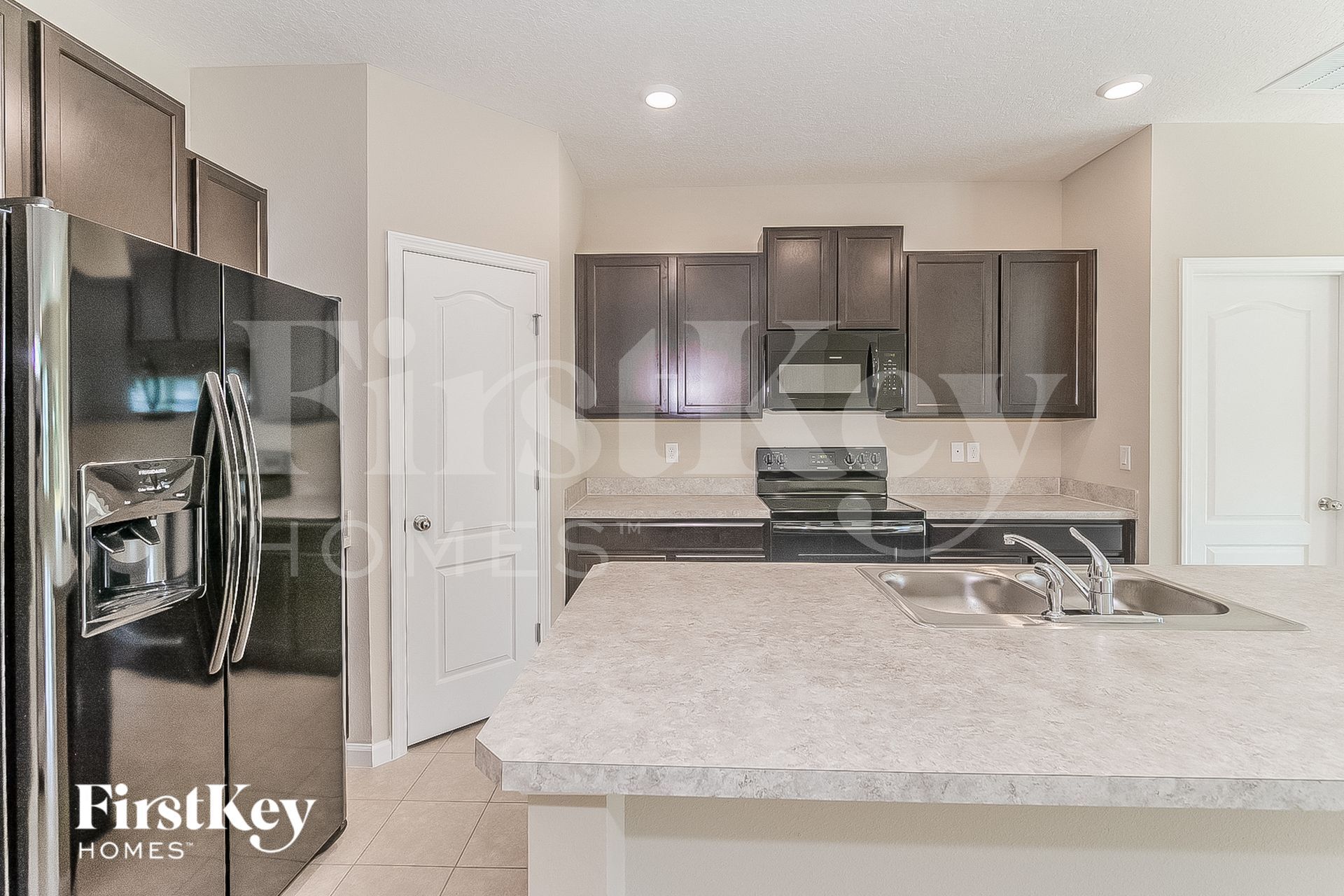 Building Photo - 5689 Kellar Cir