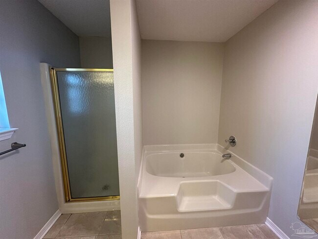 Building Photo - 9137 Daytona Dr