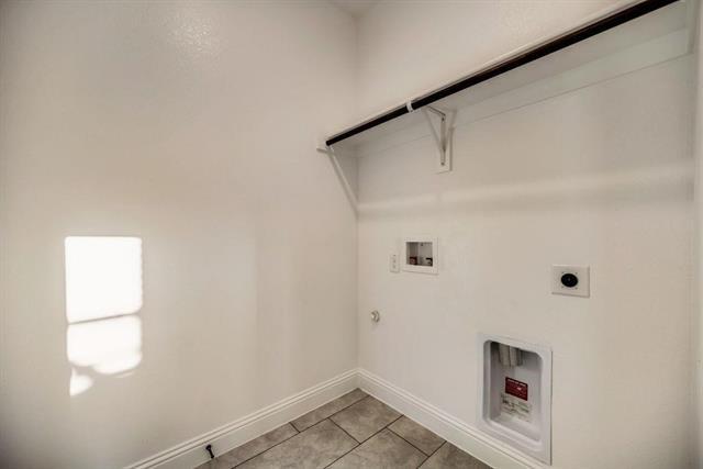 Building Photo - 1401 Thrasher Dr