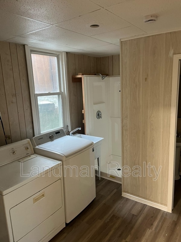 Building Photo - 1245 Island Ave