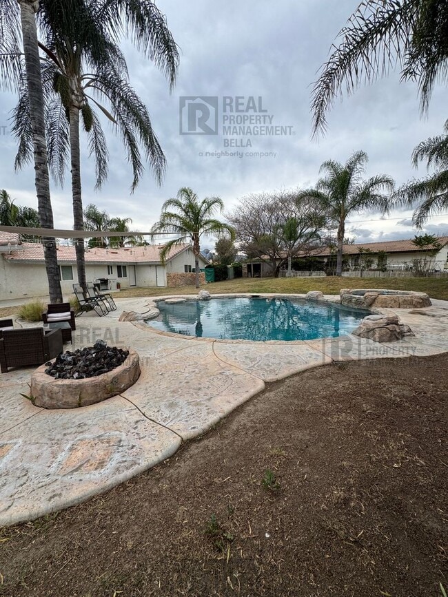 Building Photo - Luxury Living Awaits: Stunning 4-Bedroom Cul-de-Sac Retreat with Pool & Spa in Hemet!
