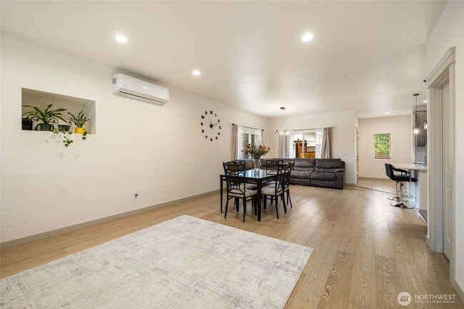 Building Photo - Brand new 4bed 2.5bath Home.