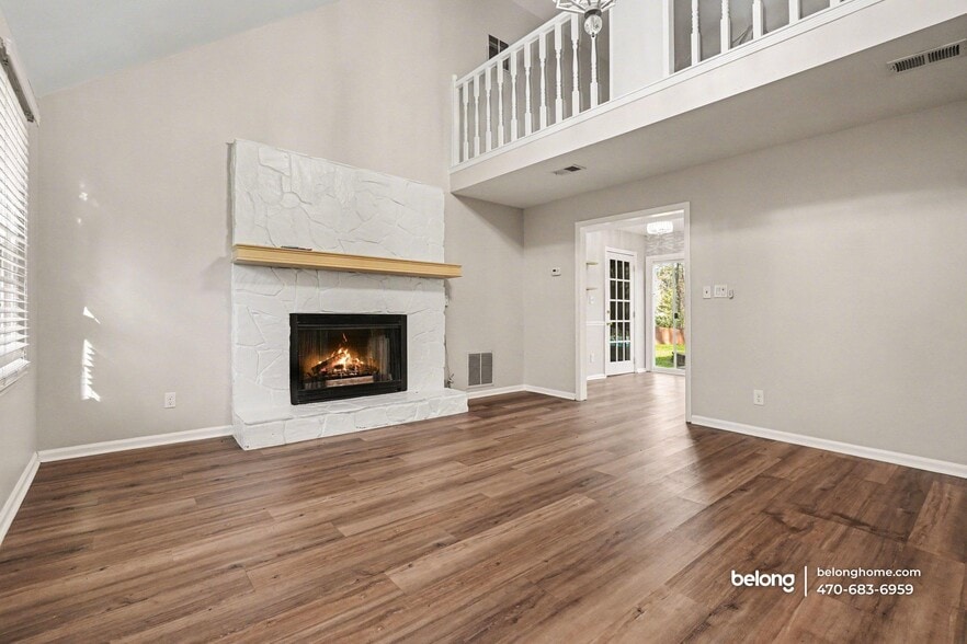 Building Photo - 1004 Natalie Ln SE