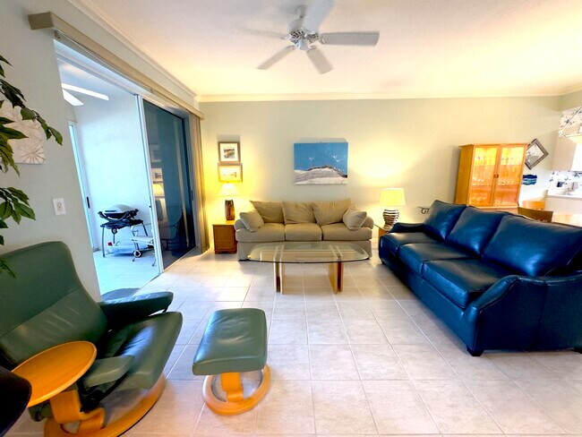 Building Photo - 8370 Wingate Dr