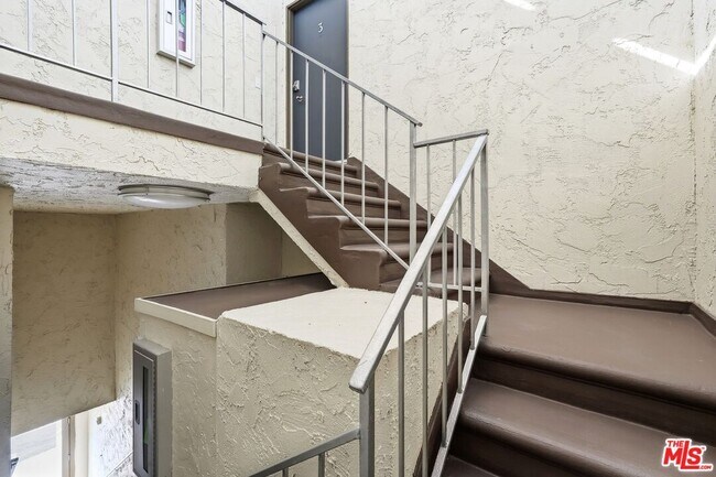 Building Photo - 18065 Coastline Dr