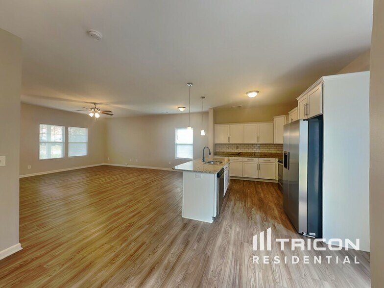 Building Photo - 197 Altondale Dr