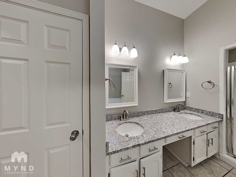 Building Photo - 3332 Nicholas Cove