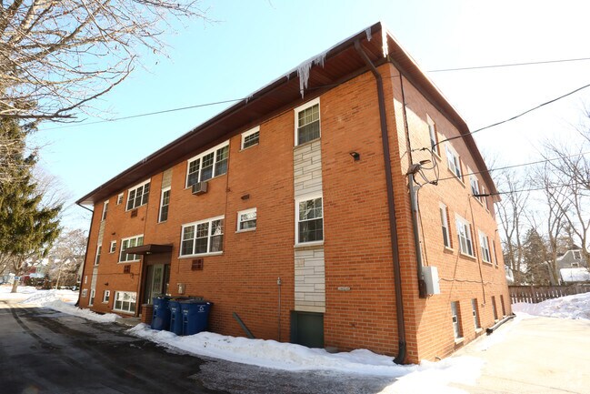 Building Photo - 1424 Golden Ave