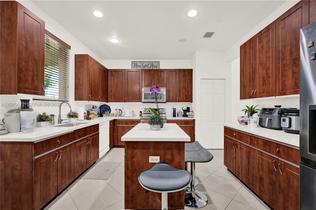 Building Photo - 20765 SW 89th Ave