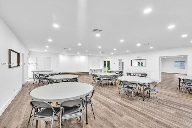 Building Photo - 101 SW 75th Ave