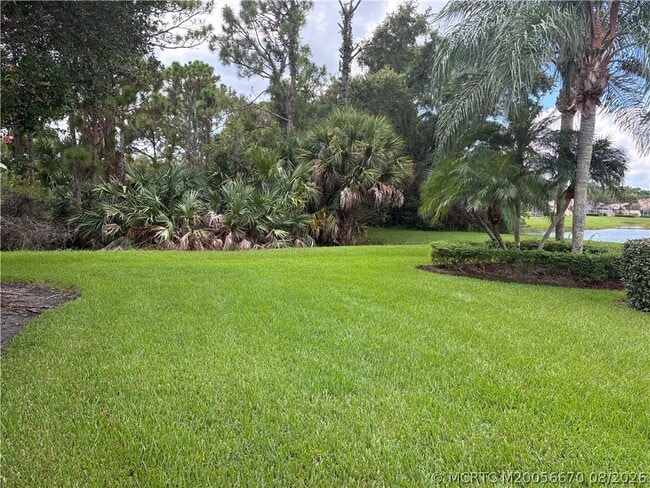 Building Photo - 9097 SE Retreat Dr