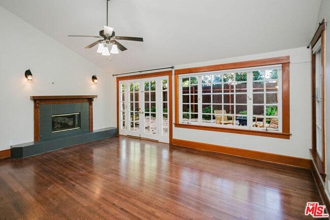 Building Photo - 13239 Addison St